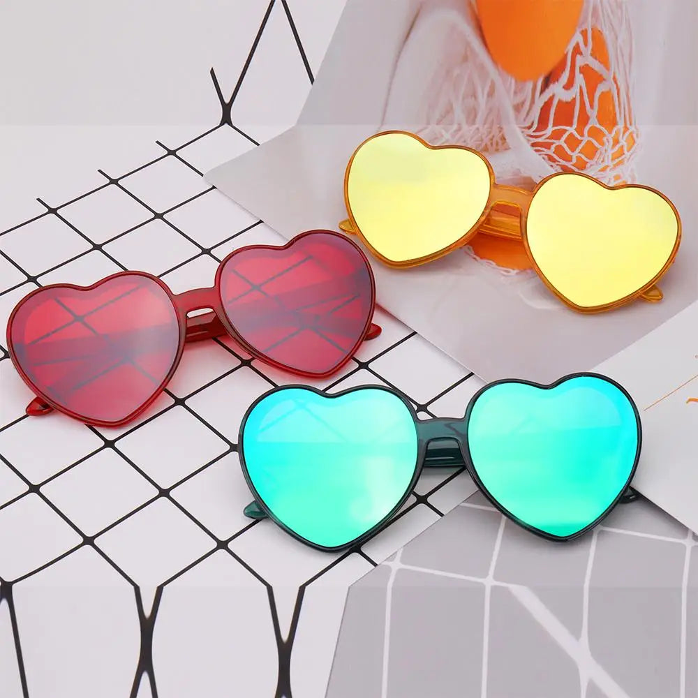 Trendy Cosplay Party Glasses Eyewear Heart-Shaped Sunglasses UV400 Protection Heart Sunglasses for Women Clout Goggle