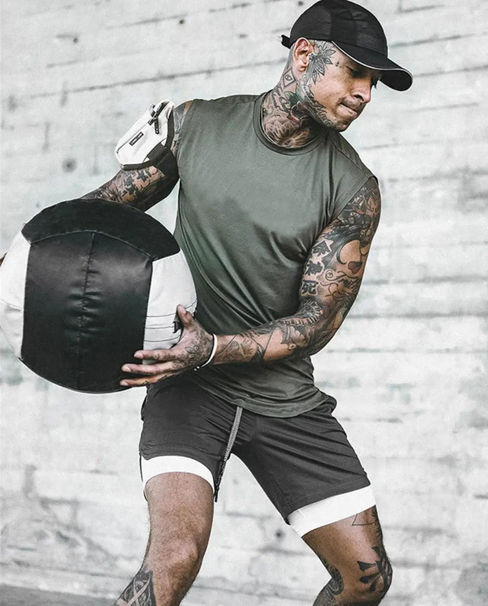 2 in 1 Compression Shorts for Men Gym Workout Running Shorts with Phone Pockets Athletic Quick Dry Activewear Training Jogging
