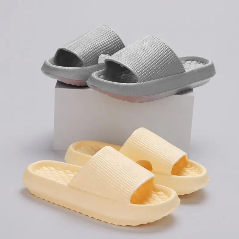 Thick Bottom Cloud Slippers Women Soft Sole Eva Indoor Slides Couple Bathroom Shoes Summer Non-Slip Platform Sandals Flip Flops