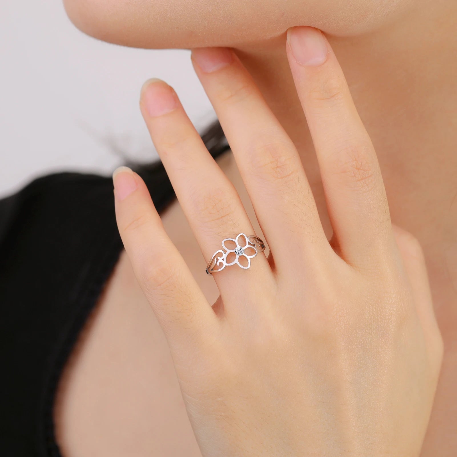 Skyrim Stainless Steel Flower Ring With Clear Zircon Women's Rings Wedding Band Bohemian Jewelry Anniversary Gift Wholesale